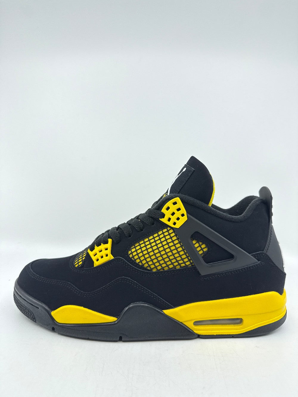 *VNDS* AJ 4 - THUNDER (2023)|39010