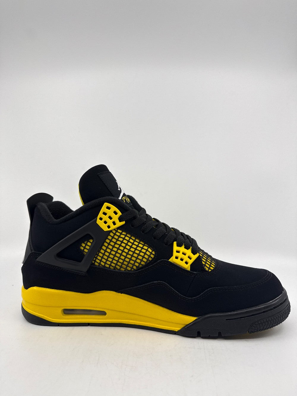 *VNDS* AJ 4 - THUNDER (2023)|39012
