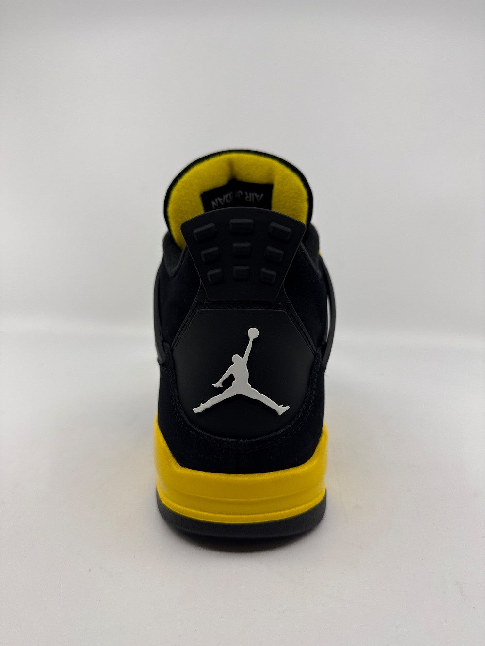 *VNDS* AJ 4 - THUNDER (2023)|39013