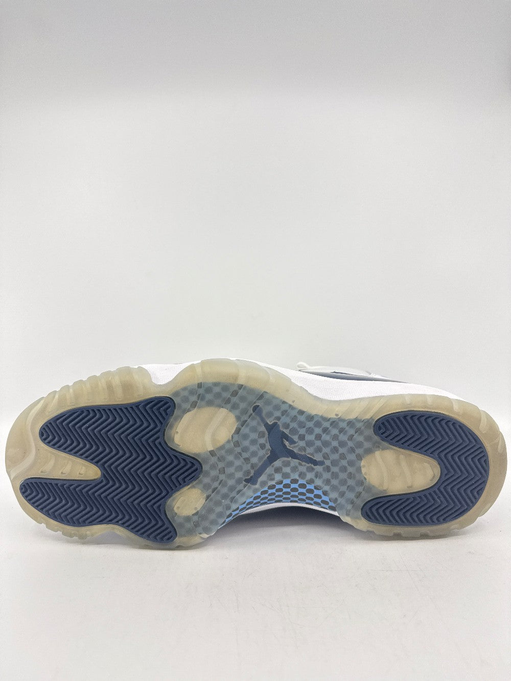 *USED* AJ 11 - UNC WIN LIKE 82|39035