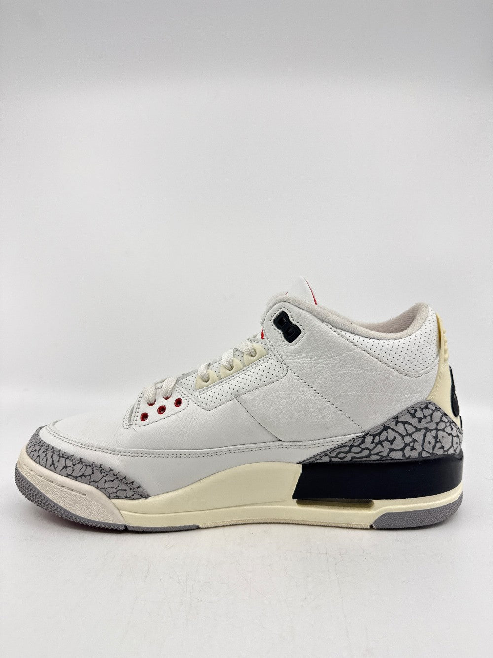*USED* AJ 3 - WHITE CEMENT REIMAGINED|39106