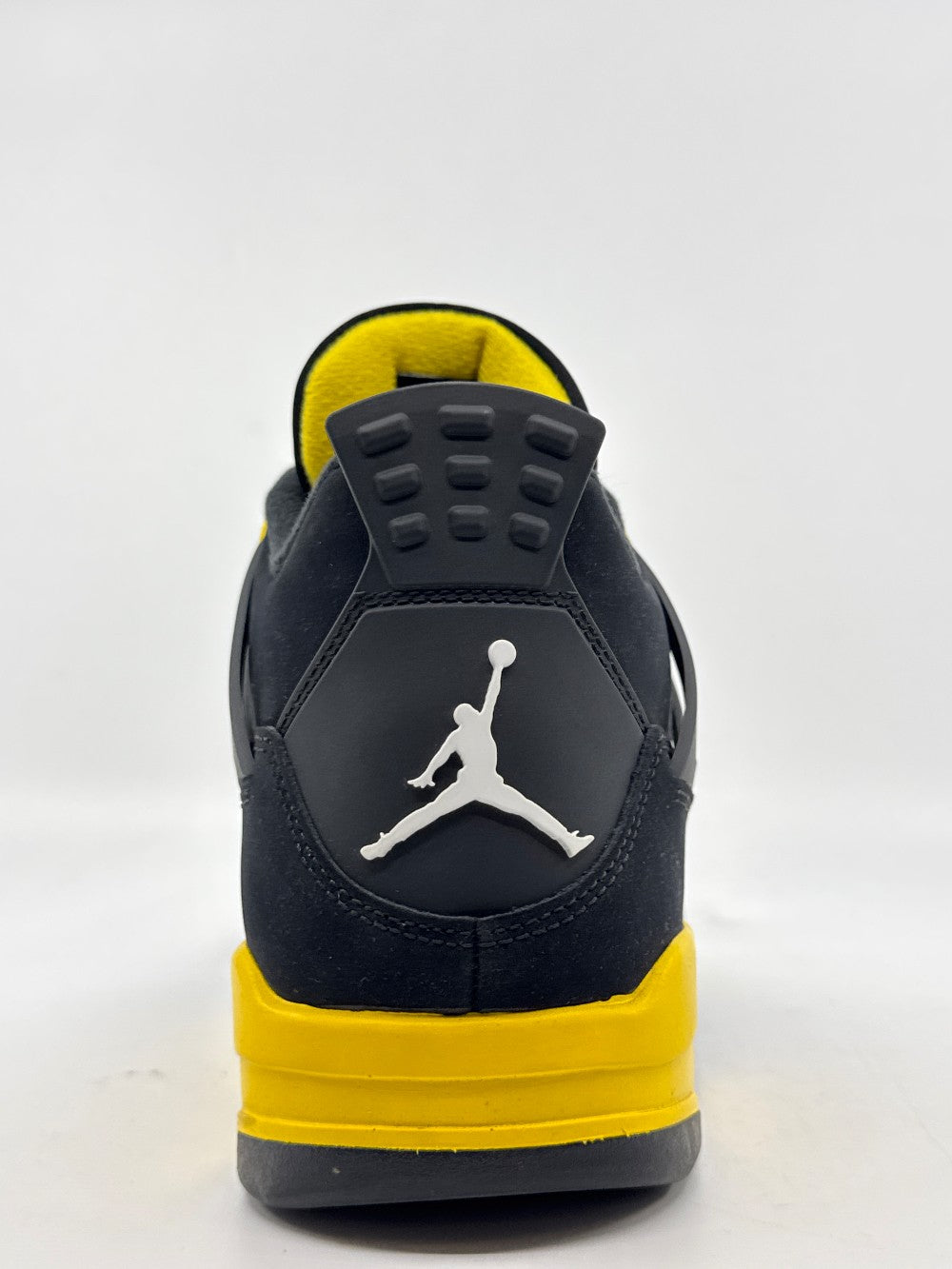 *USED* AJ 4 - THUNDER (2023)|39159