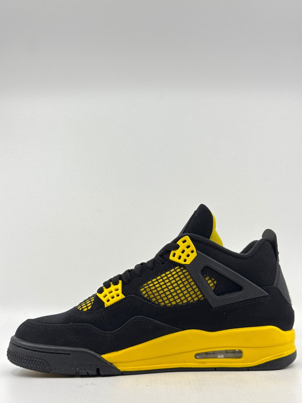 *USED* AJ 4 - THUNDER (2023)|39160