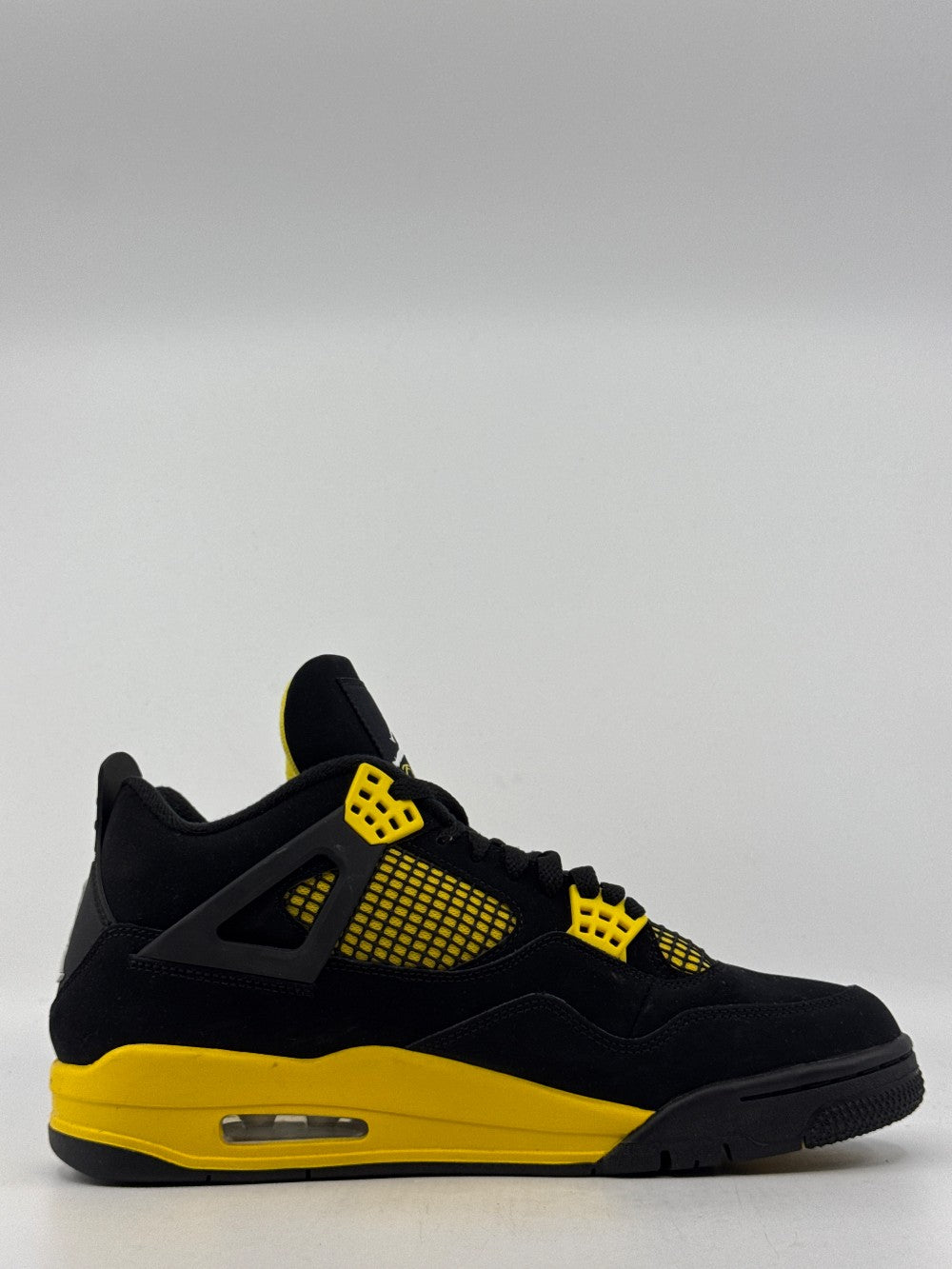 *USED* AJ 4 - THUNDER (2023)|39166