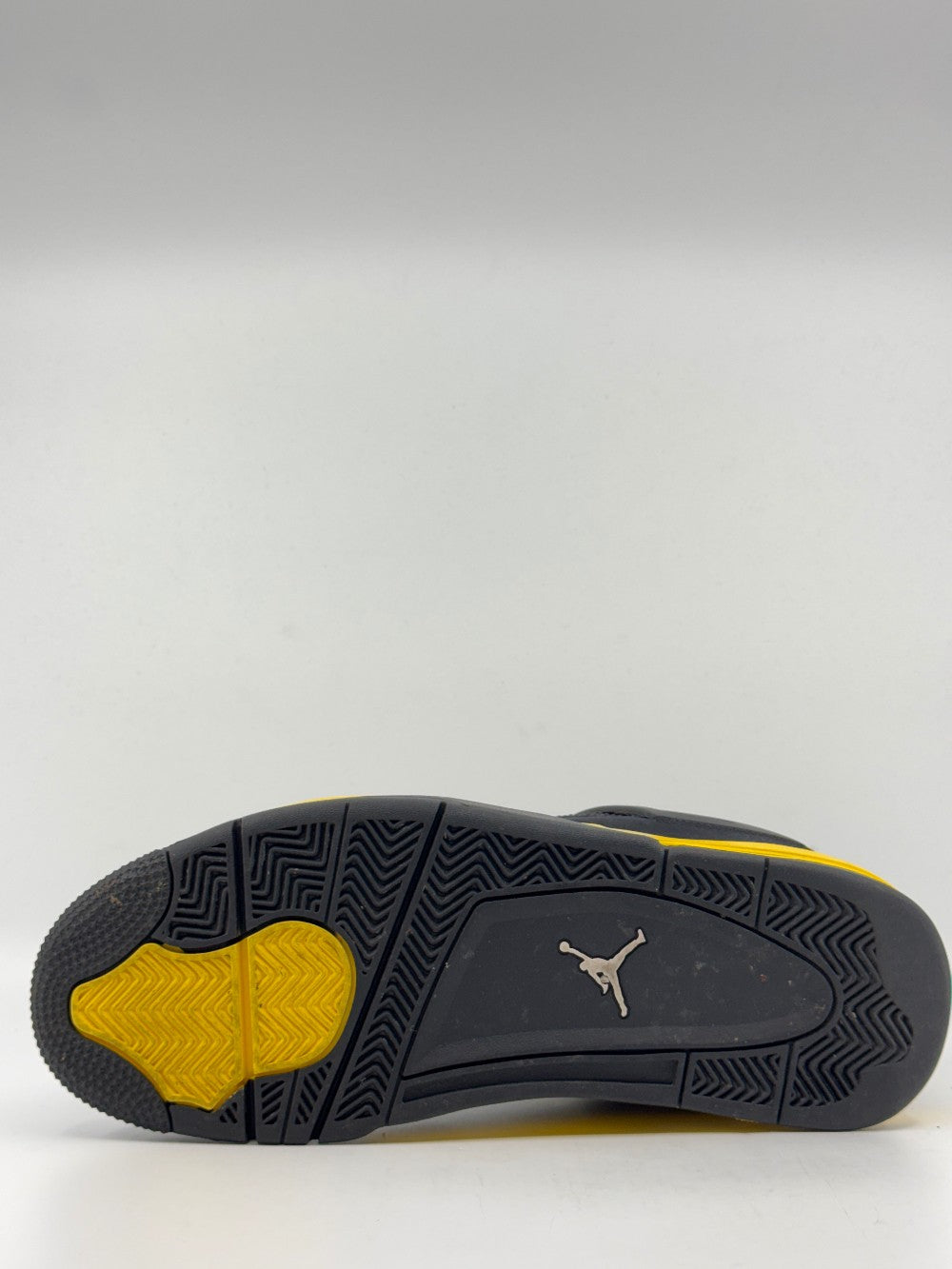 *USED* AJ 4 - THUNDER (2023)|39169