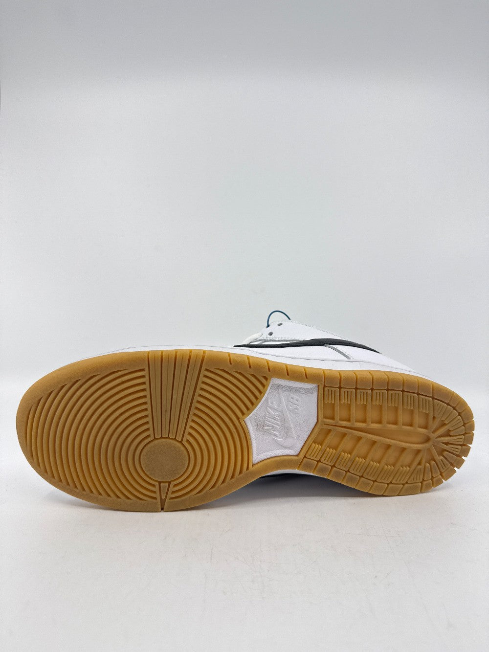 *VNDS* NIKE SB DUNK LOW - WHITE GUM|39226