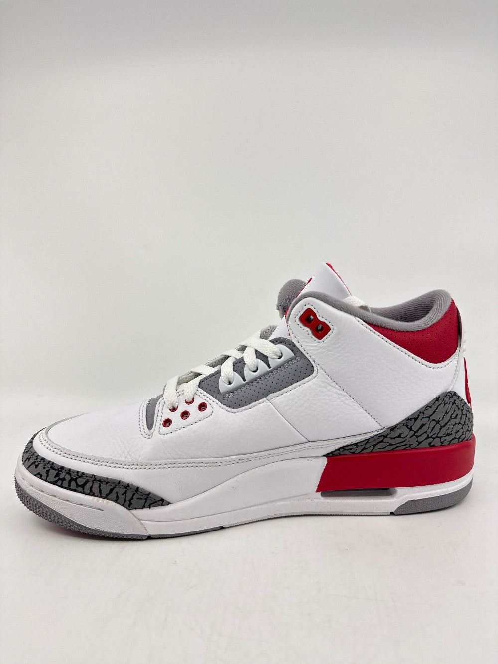 *USED* AJ 3 - FIRE RED (2022)|39239