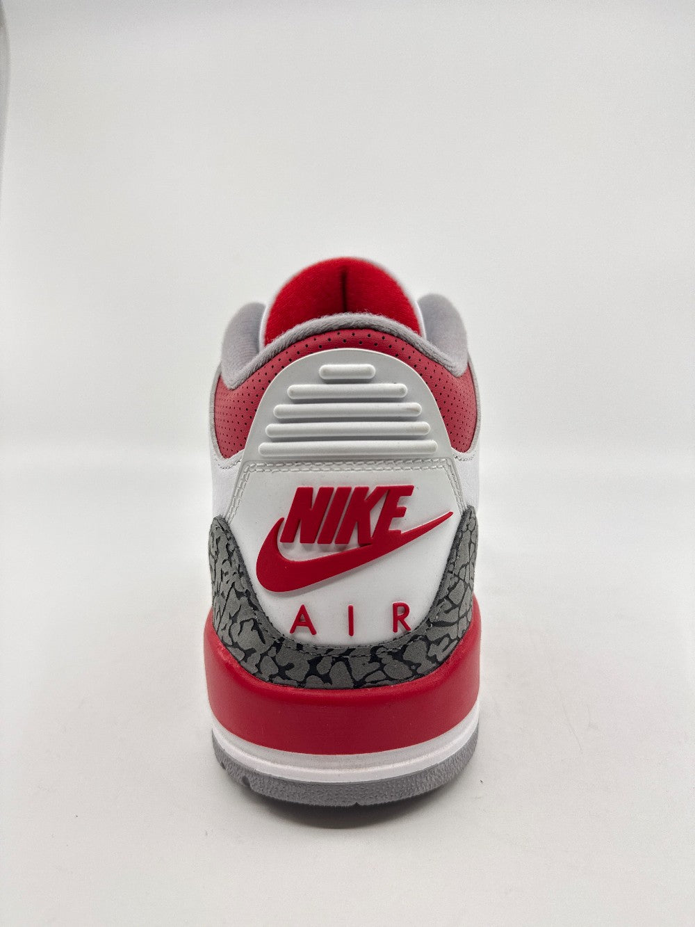 *USED* AJ 3 - FIRE RED (2022)|39245