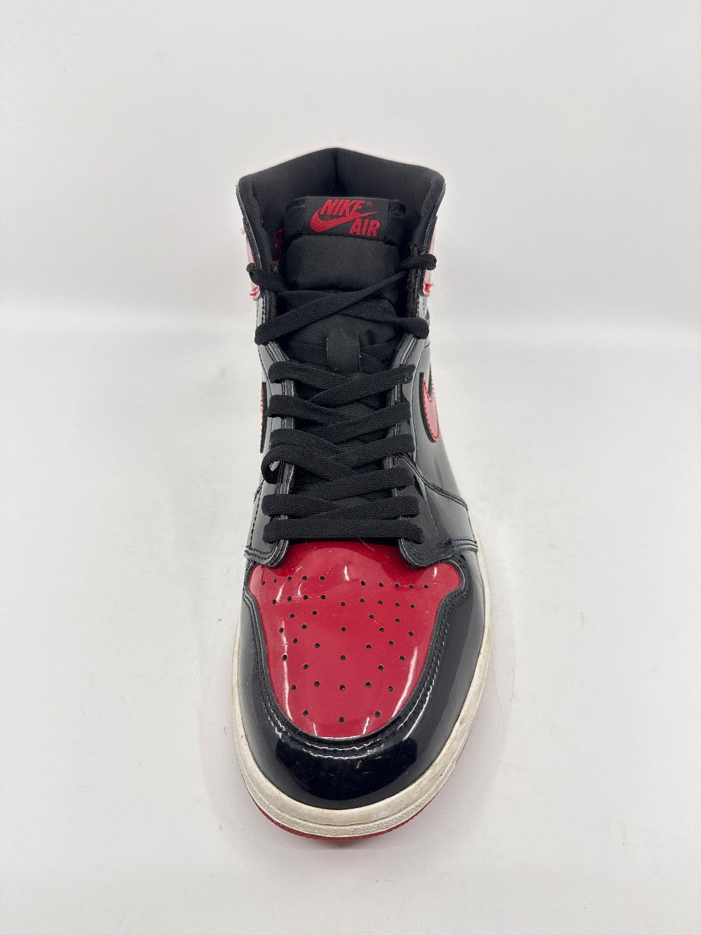 *USED/NO BOX* AJ 1 - PATENT BRED|39576