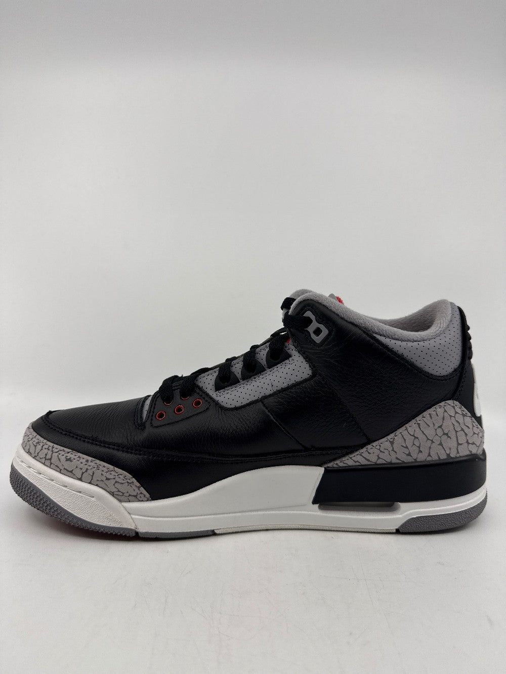 *USED* AJ 3 - BLACK CEMENT|39612