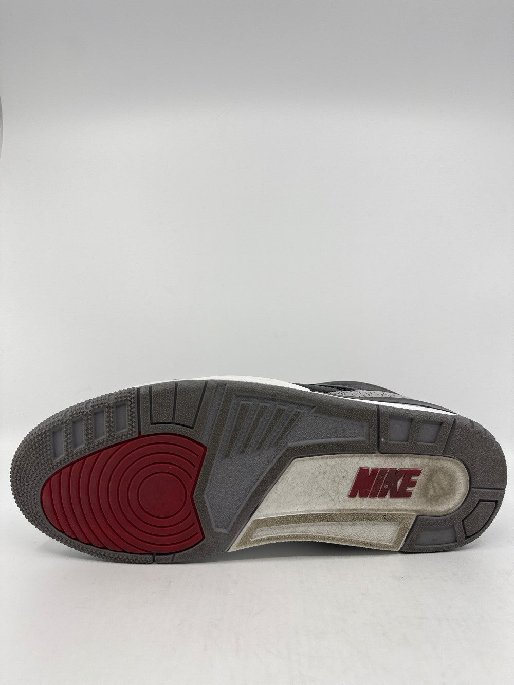 *USED* AJ 3 - BLACK CEMENT|39619