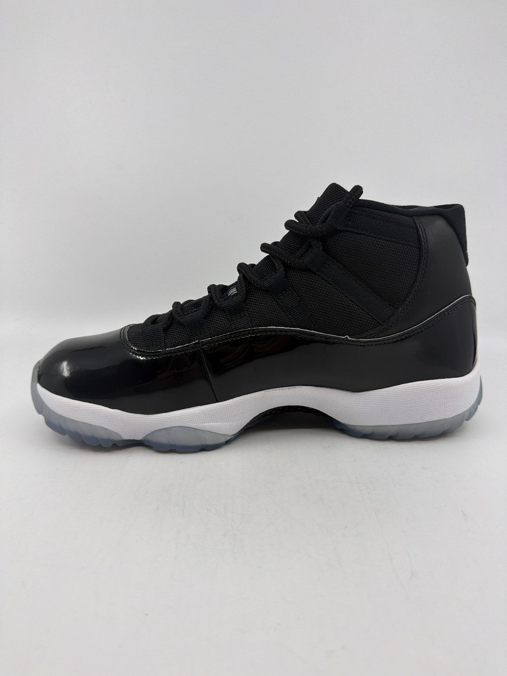*USED* AJ 11 - SPACE JAM (2016)|39872