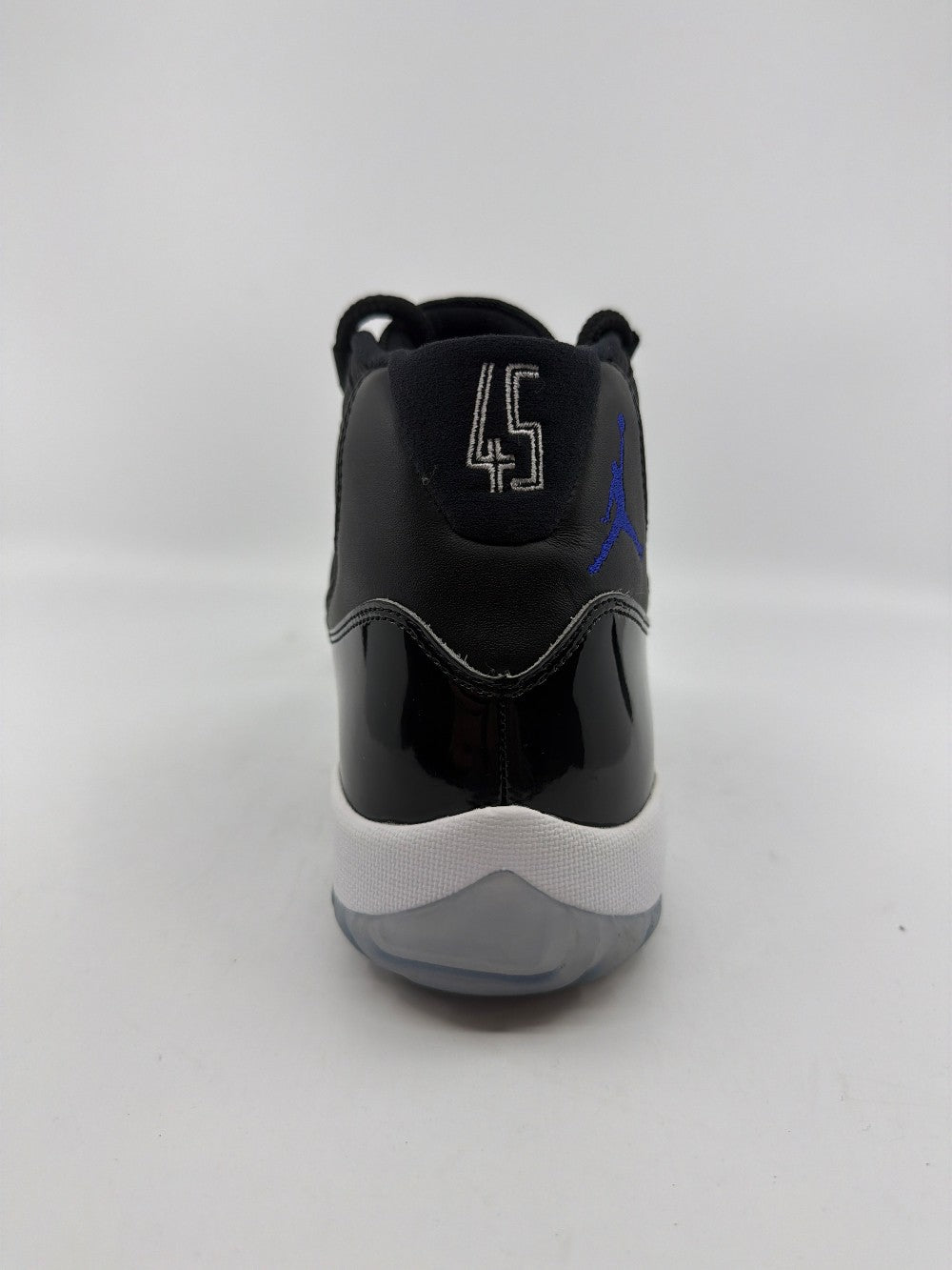 *USED* AJ 11 - SPACE JAM (2016)|39873