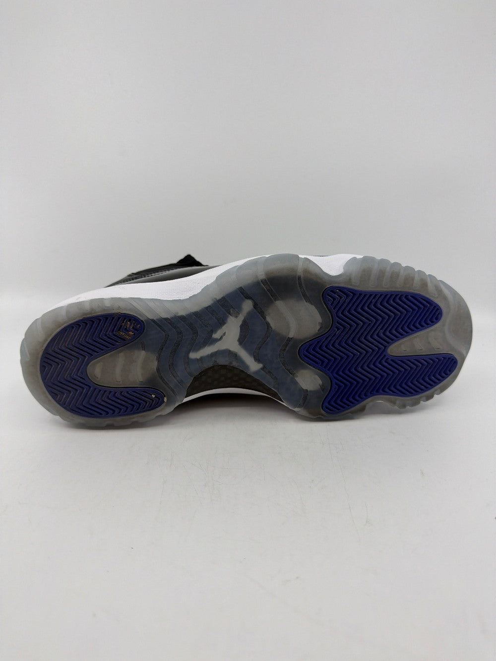 *USED* AJ 11 - SPACE JAM (2016)|39874