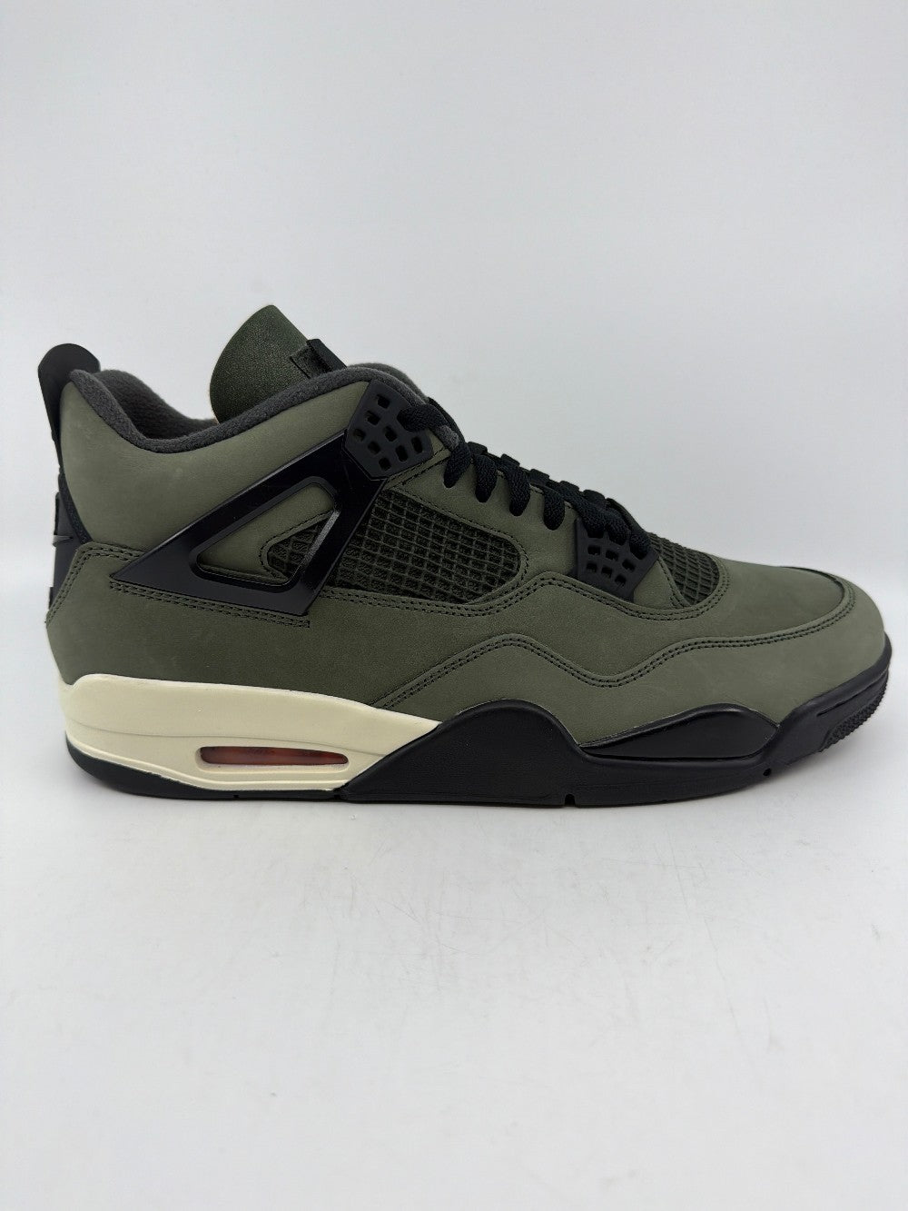 AJ 4 - UNDEFEATED (2025)|39890