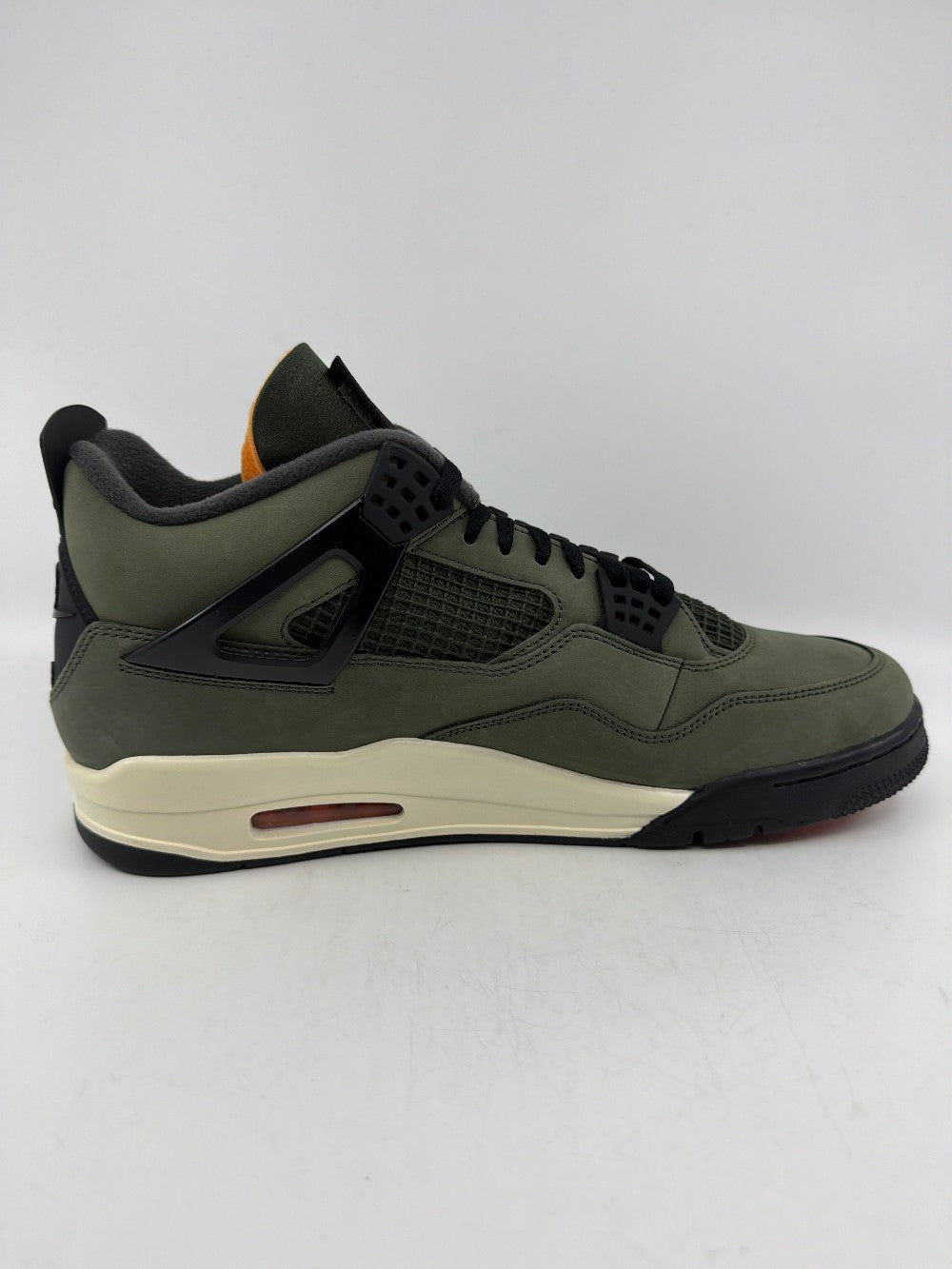 AJ 4 - UNDEFEATED (2025)|39897