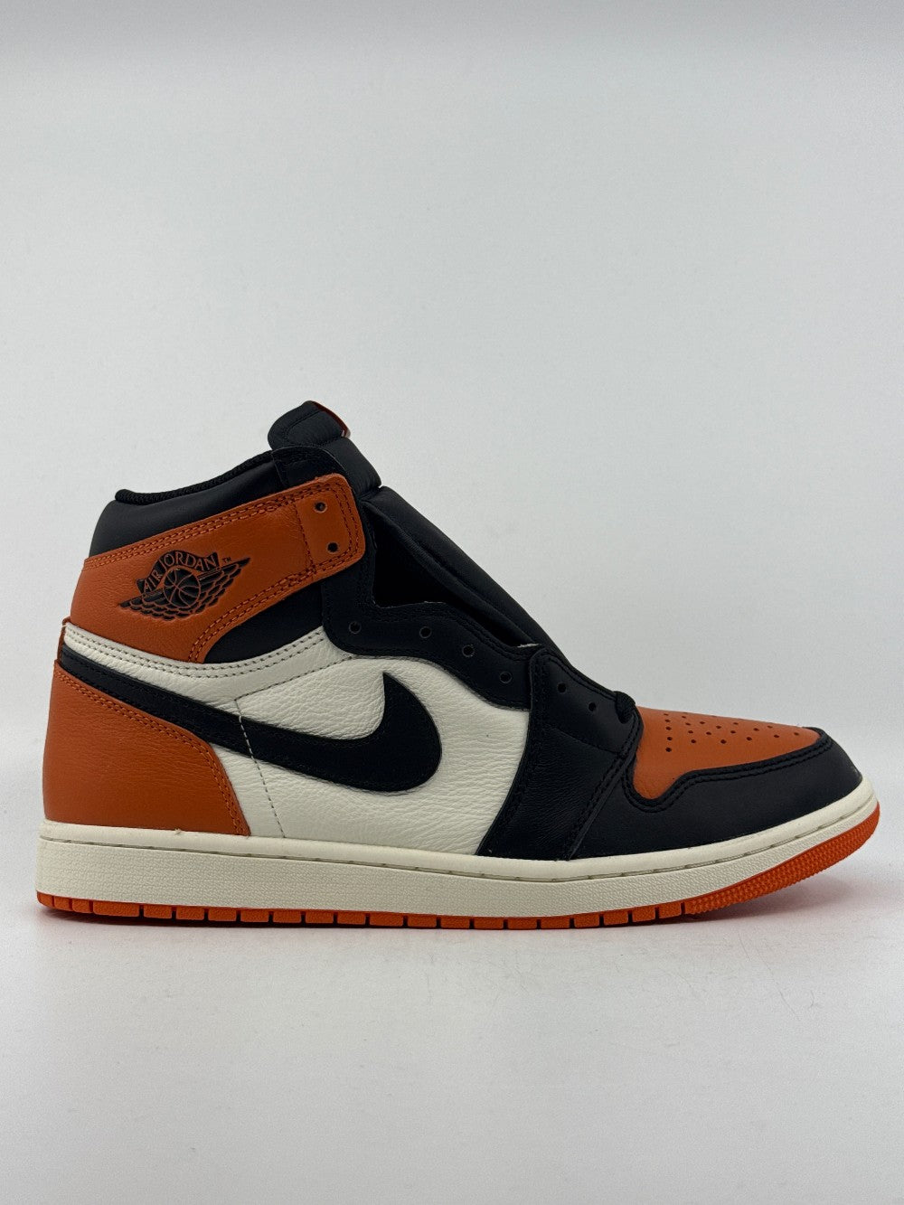 AJ 1 - SHATTERED BACKBOARD (2025)|39900