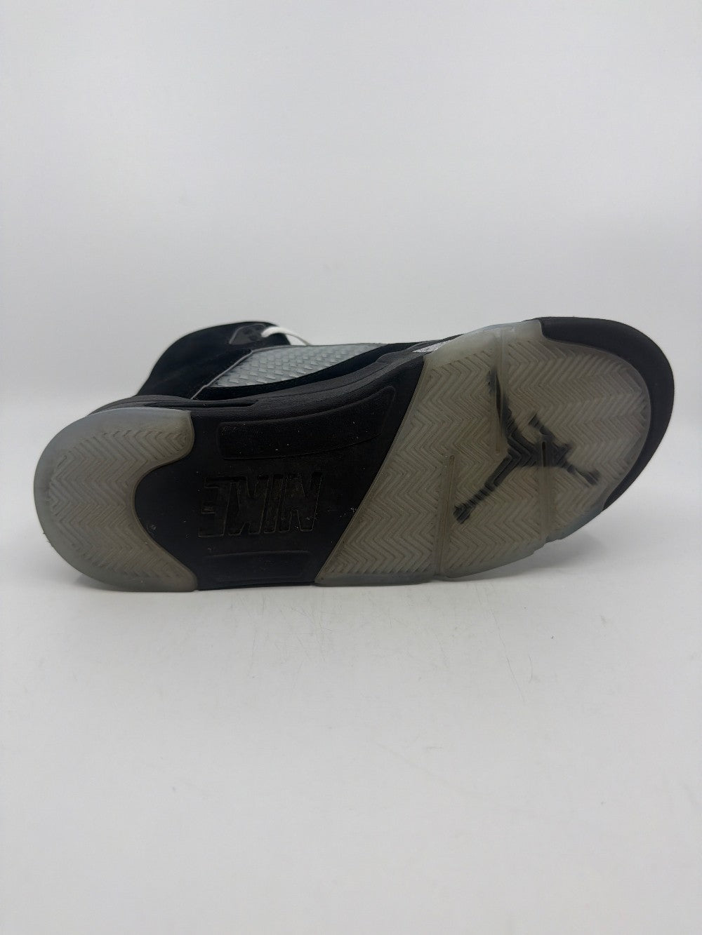 *USED* AJ 5 - BLACK METALLIC REIMAGINED|40005