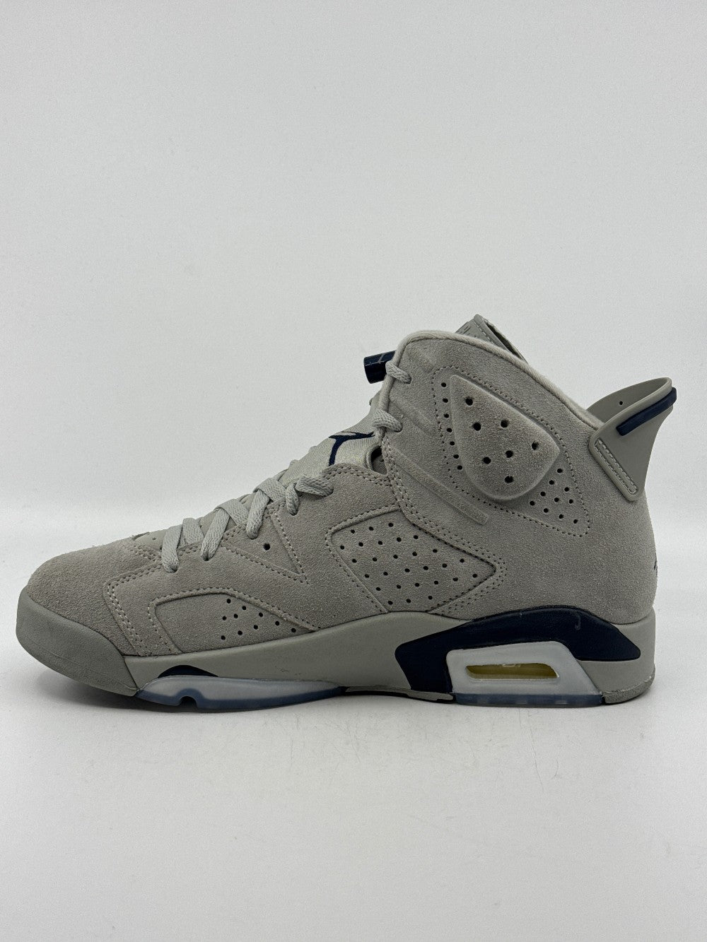 *USED* AJ 6 - GEORGETOWN (2022)|40242
