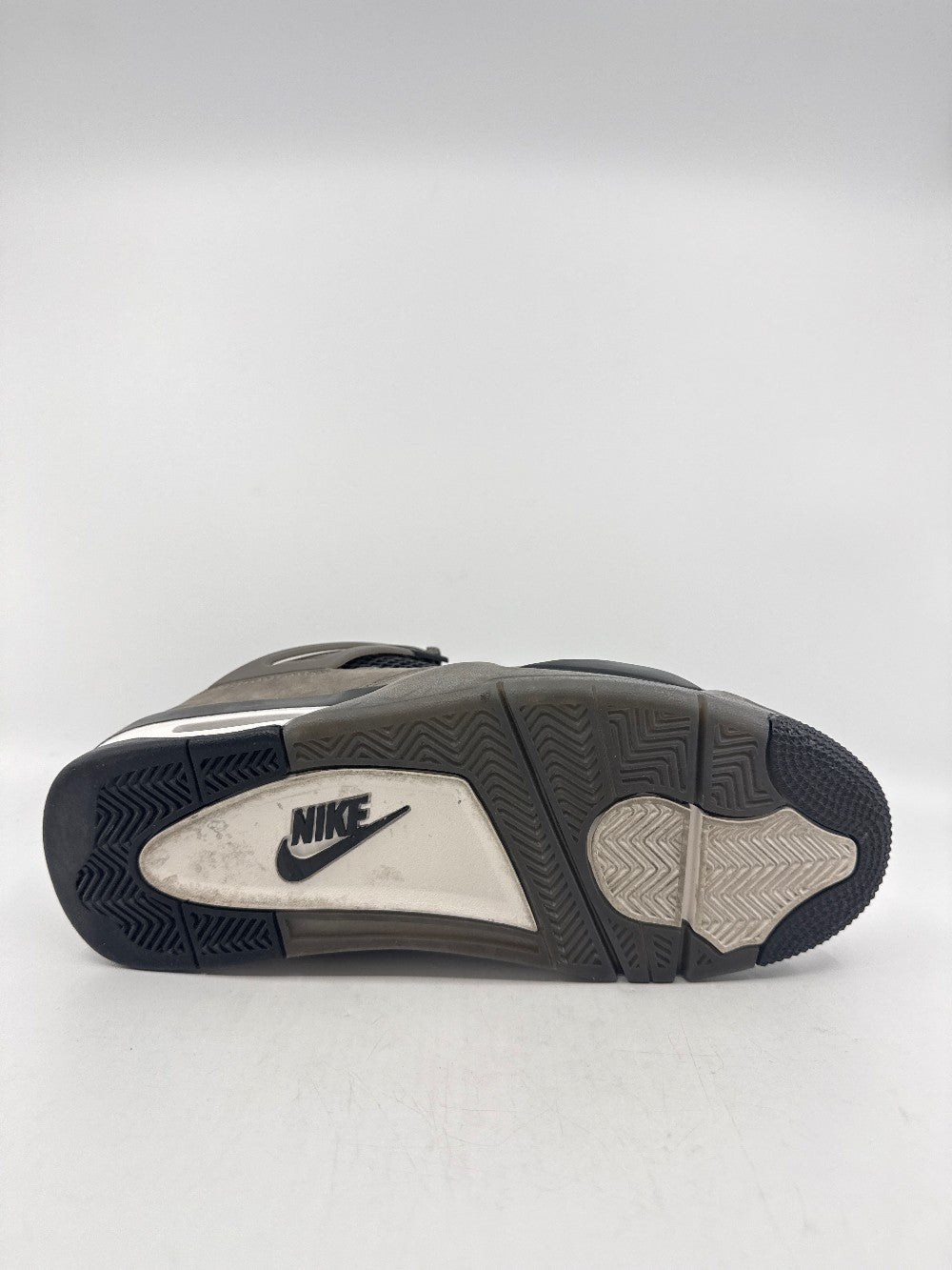 *USED* AJ 4 - CAVE STONE|40290