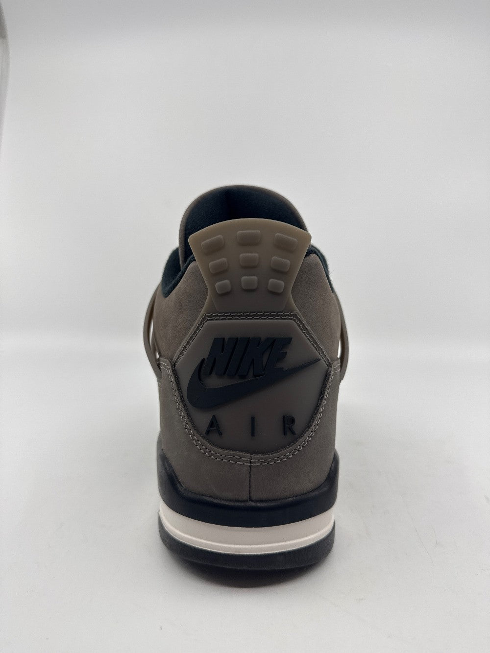 *USED* AJ 4 - CAVE STONE|40294