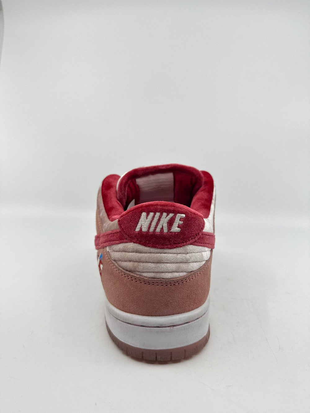 *USED* NIKE SB DUNK LOW - STRANGELOVE SKATEBOARDS|40325