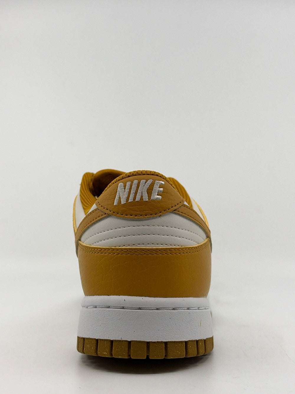 NIKE DUNK LOW NEXT NATURE (W) - PHANTOM GOLD SUEDE|40505
