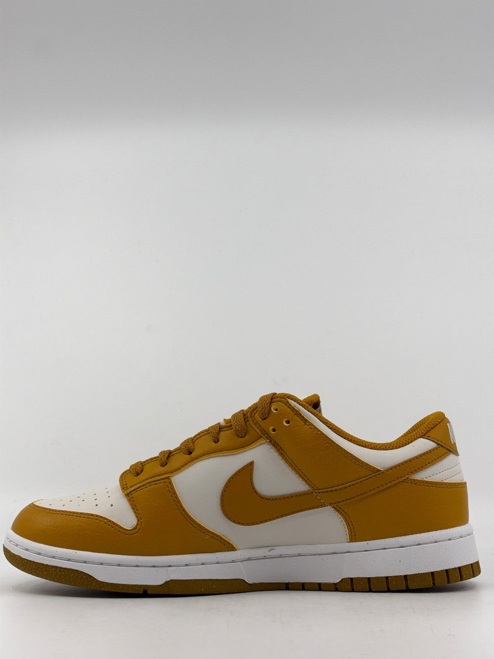 NIKE DUNK LOW NEXT NATURE (W) - PHANTOM GOLD SUEDE|40506