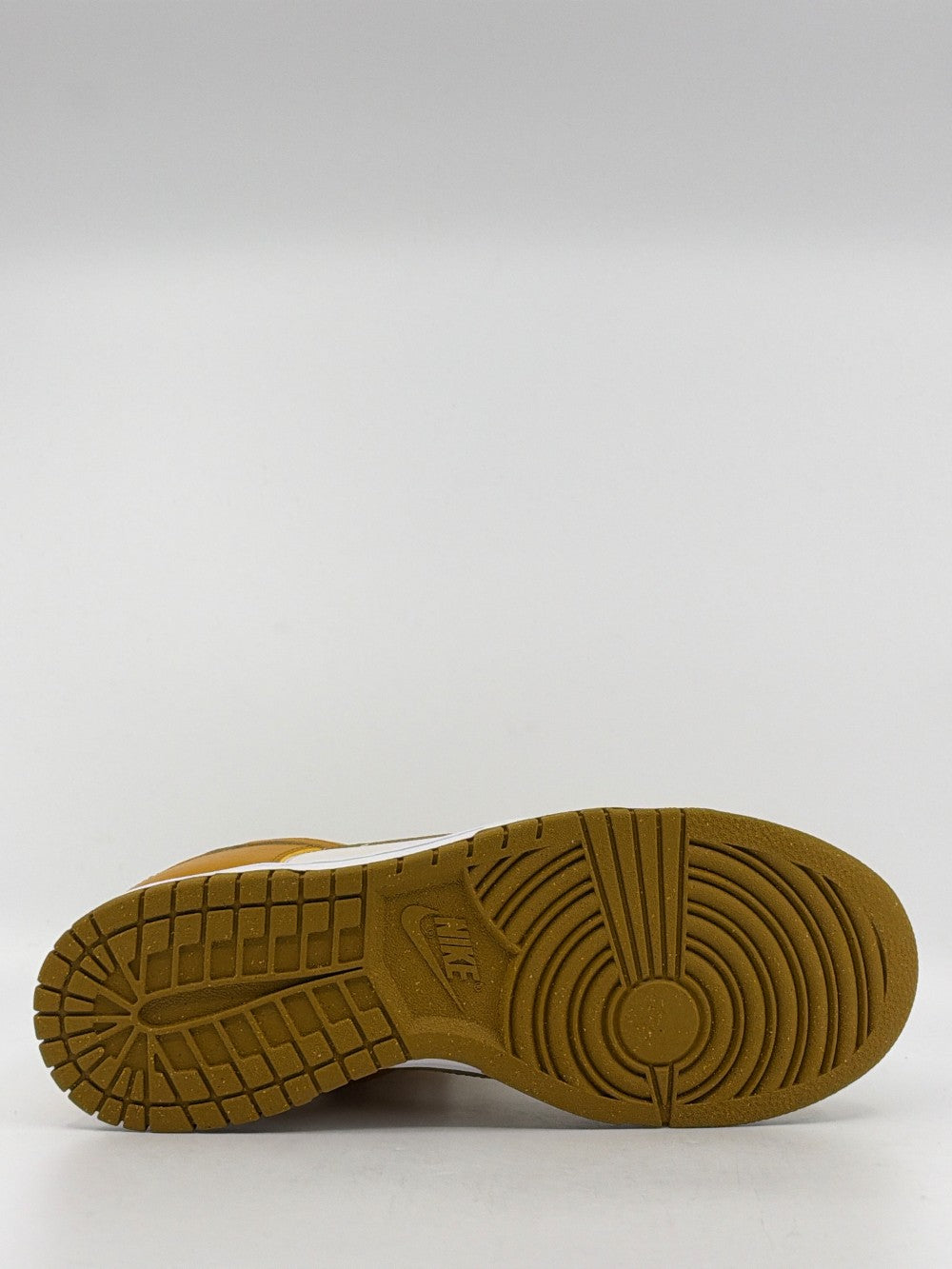 NIKE DUNK LOW NEXT NATURE (W) - PHANTOM GOLD SUEDE|40509