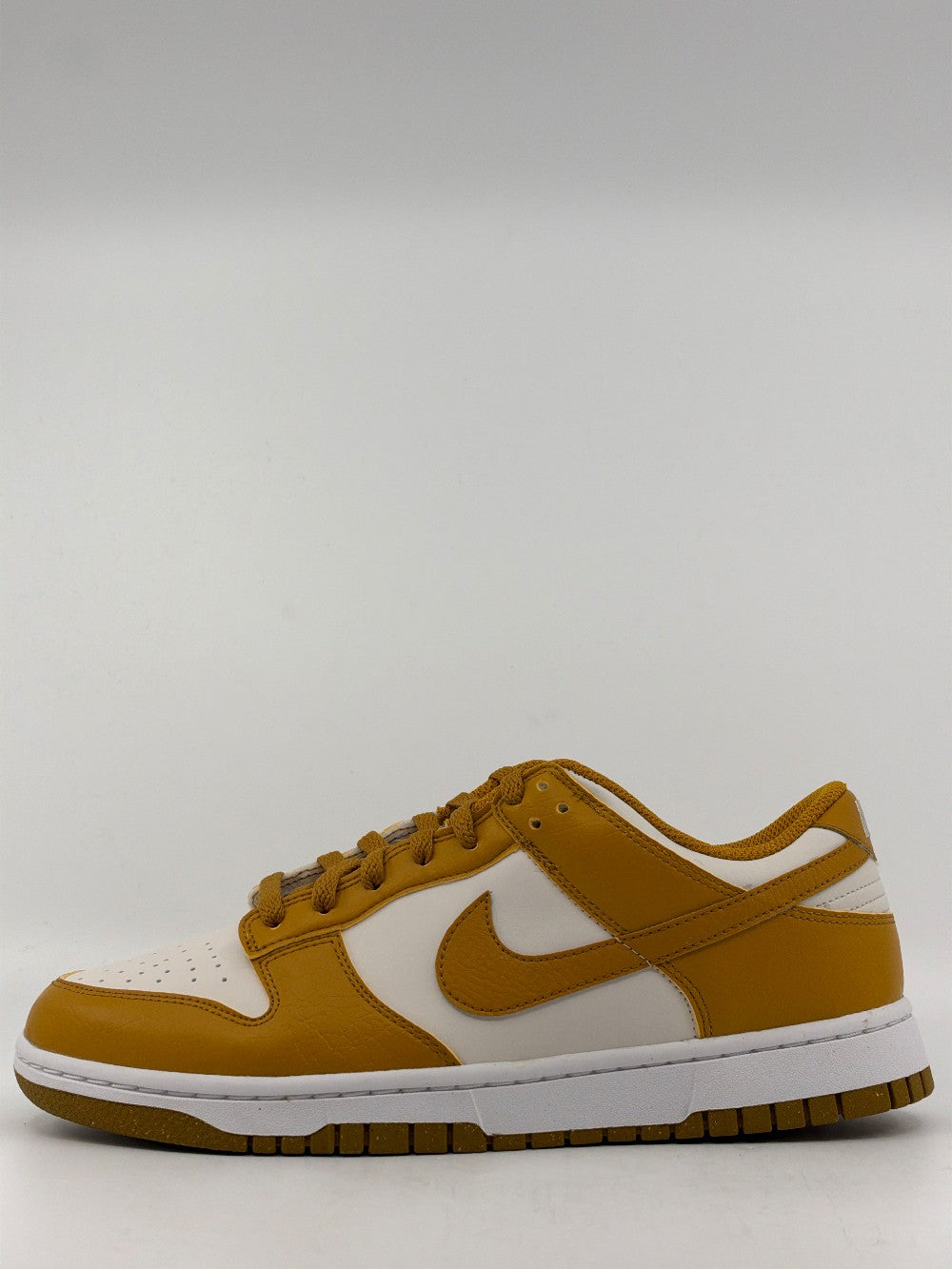 NIKE DUNK LOW NEXT NATURE (W) - PHANTOM GOLD SUEDE|40510
