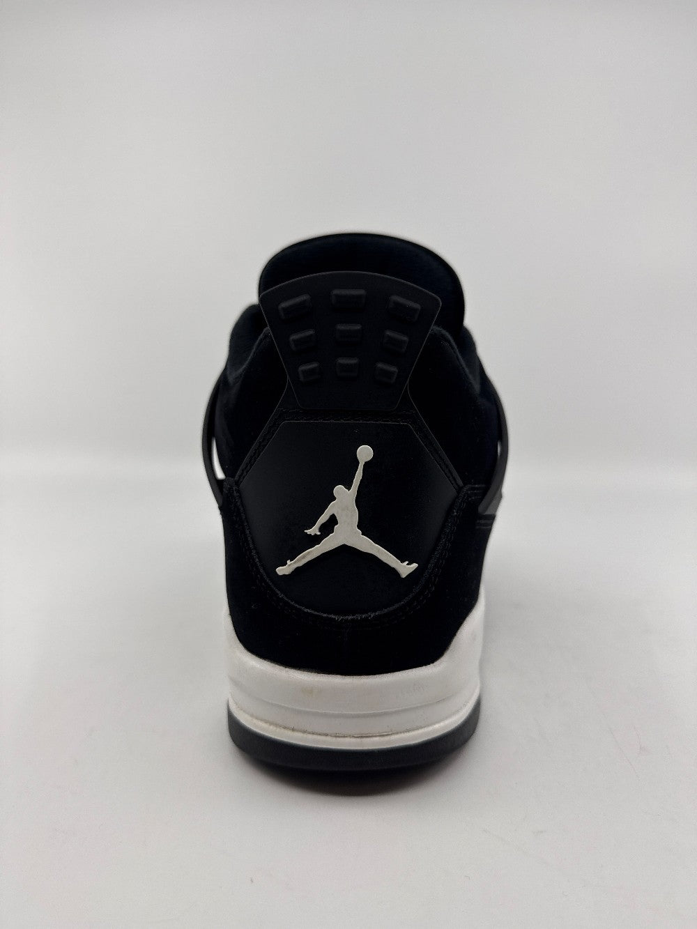 *USED* AJ 4 - WHITE THUNDER|40519