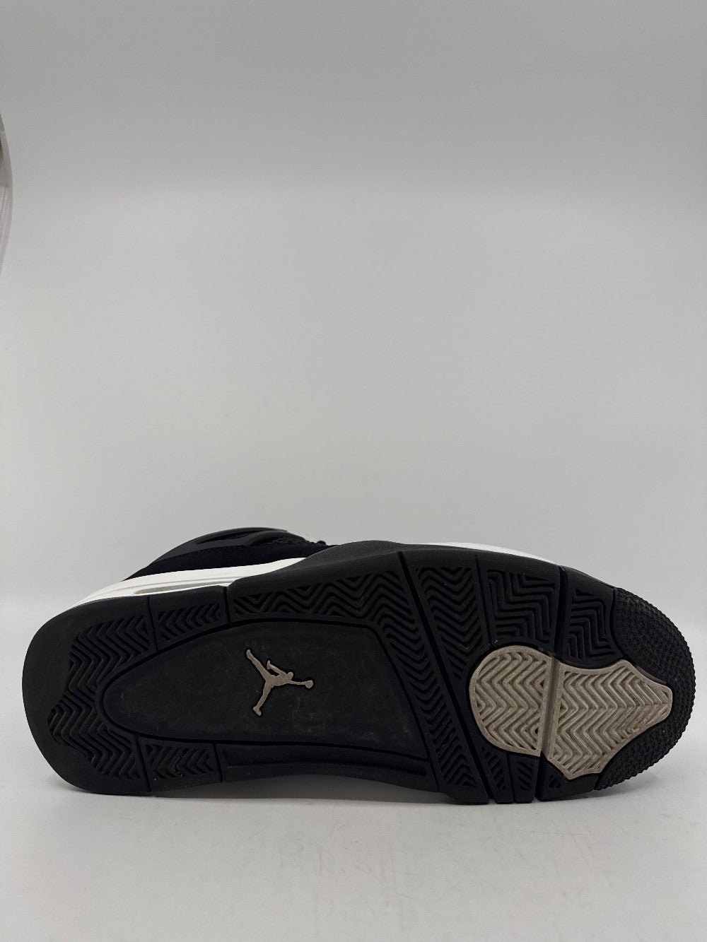 *USED* AJ 4 - WHITE THUNDER|40520