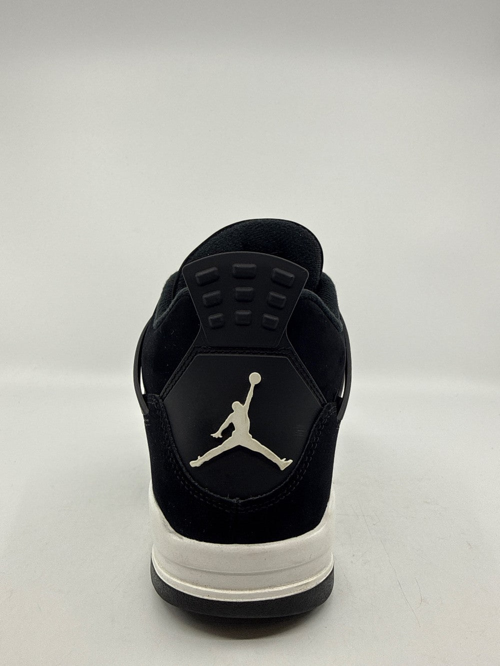 *USED* AJ 4 - WHITE THUNDER|40524