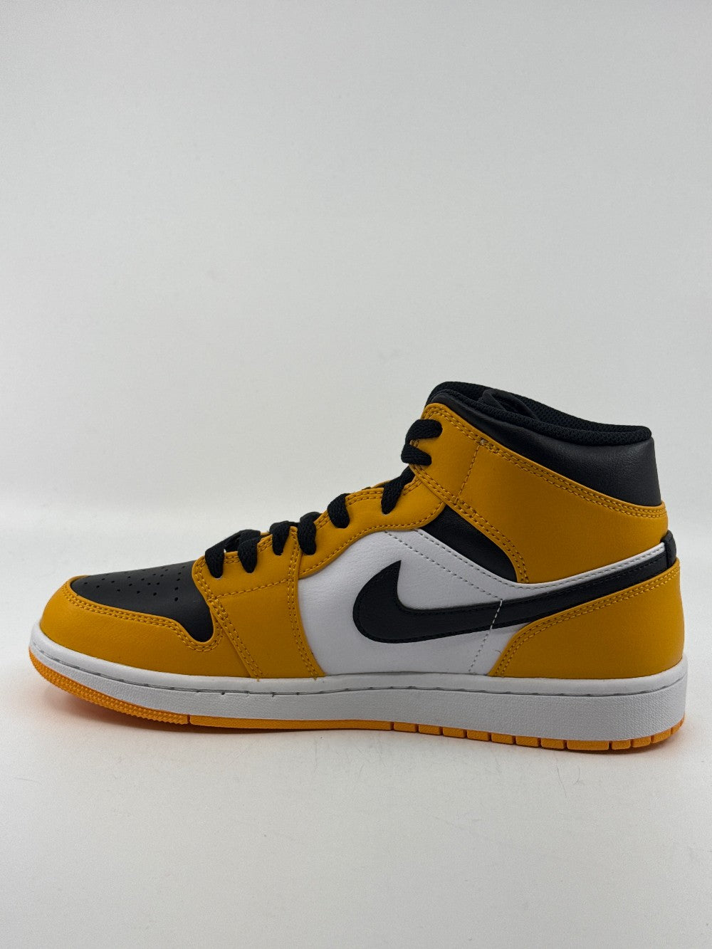 AJ 1 MID - TAXI|40685