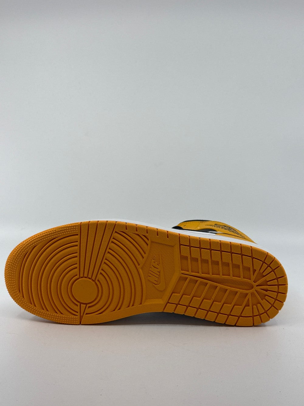 AJ 1 MID - TAXI|40694