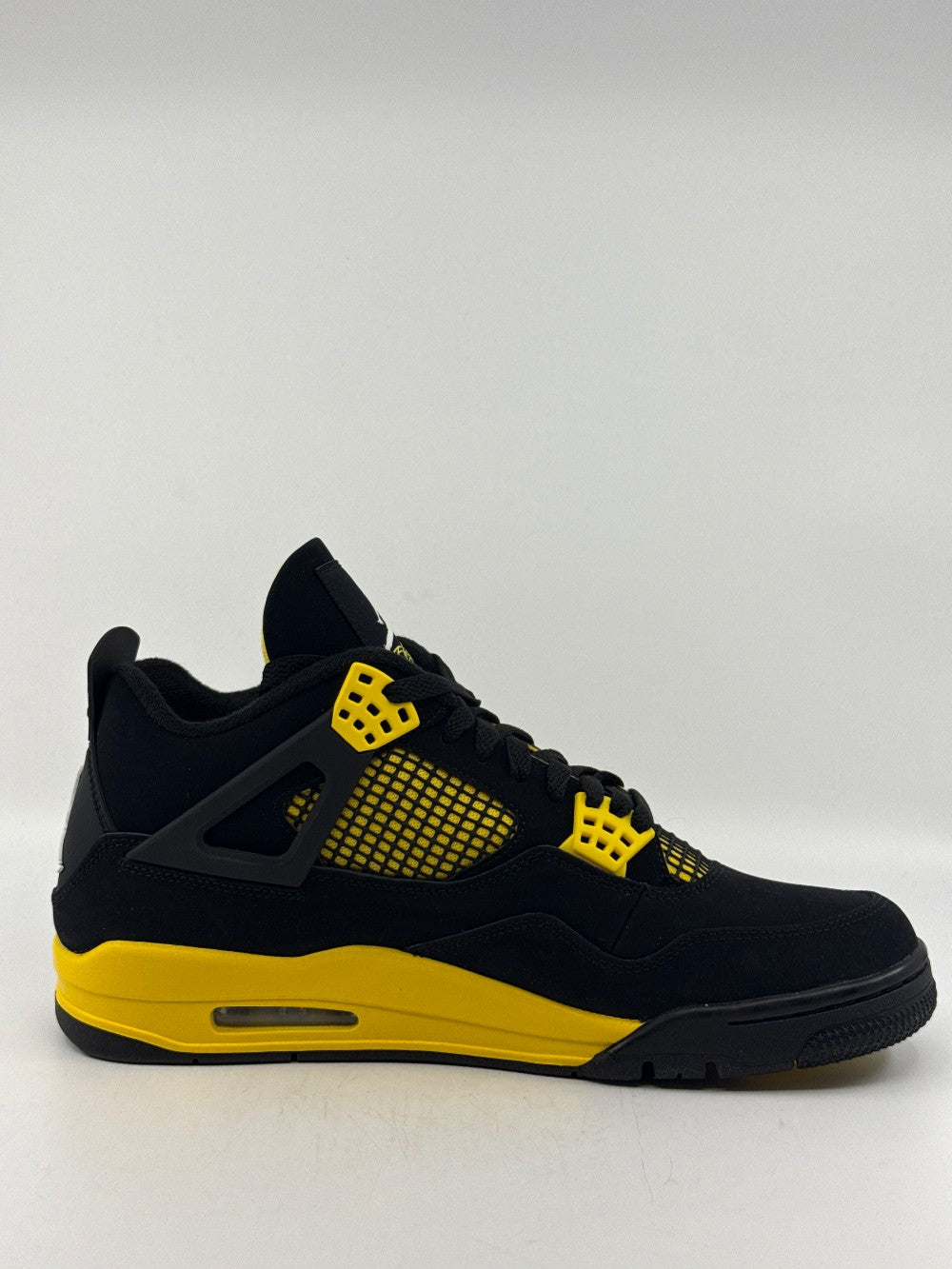 AJ 4 - THUNDER (2023)|40715
