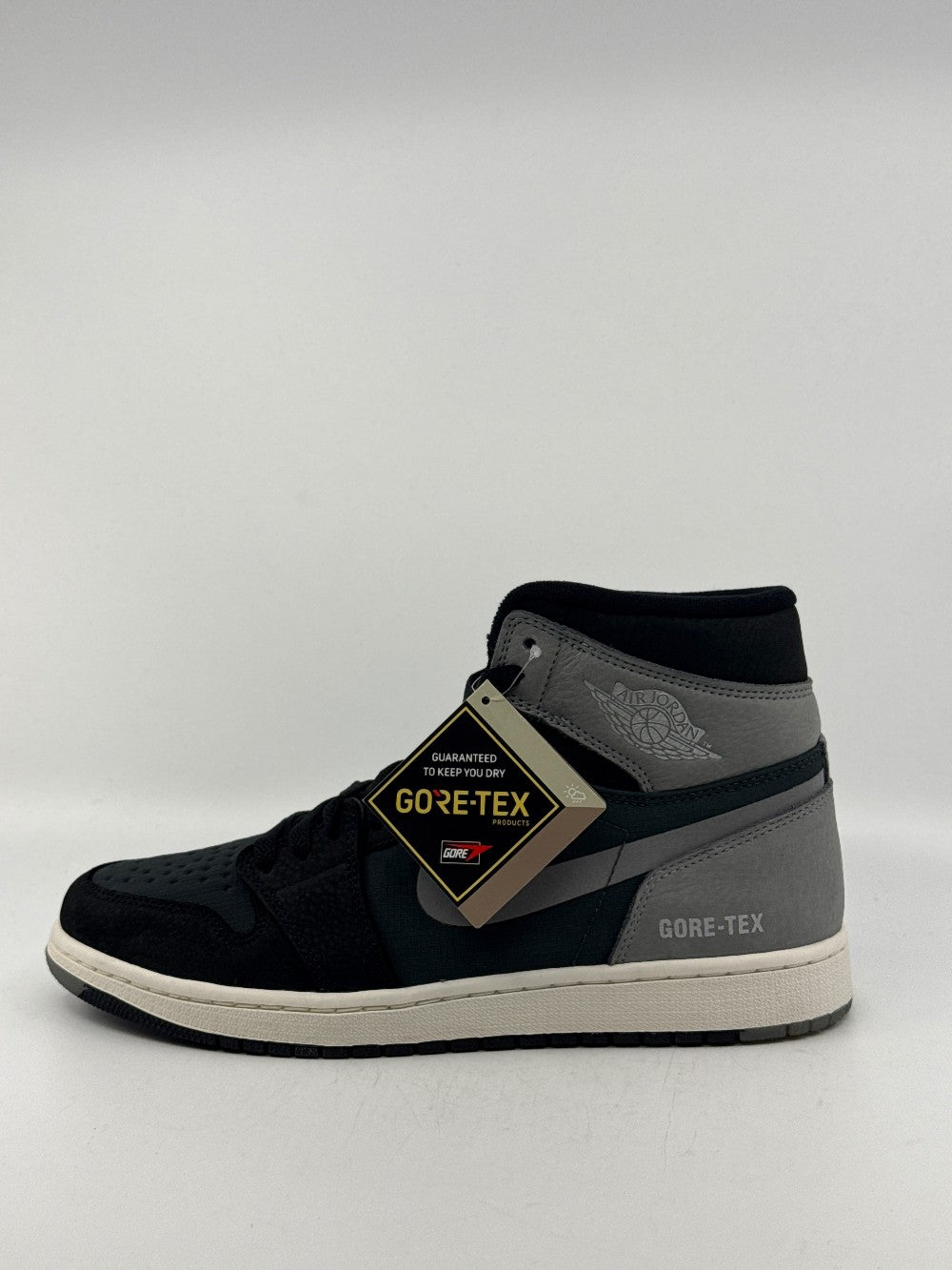 AJ 1 X GORE-TEX - BLACK PARTICLE GREY|40923