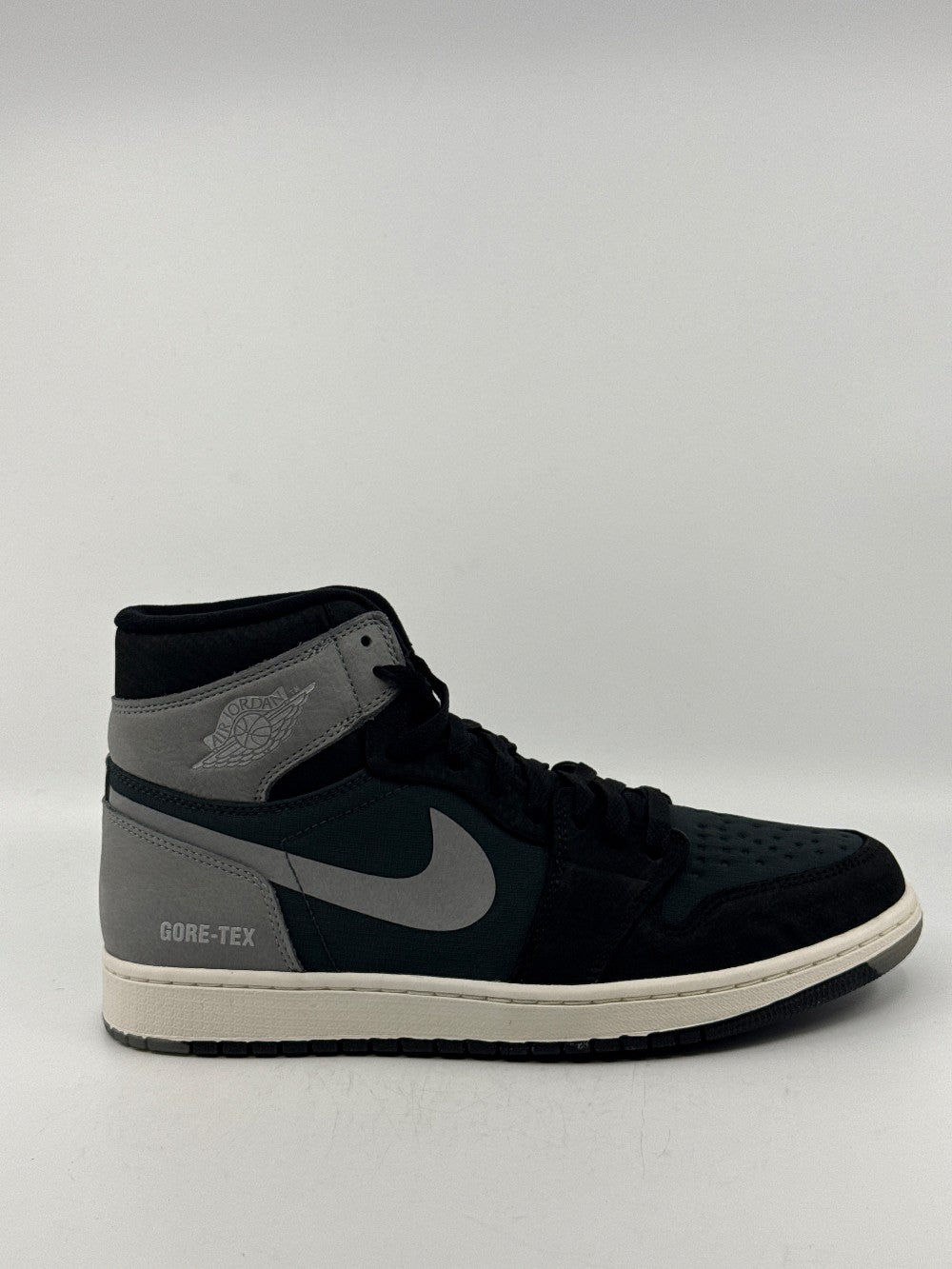 AJ 1 X GORE-TEX - BLACK PARTICLE GREY|40929