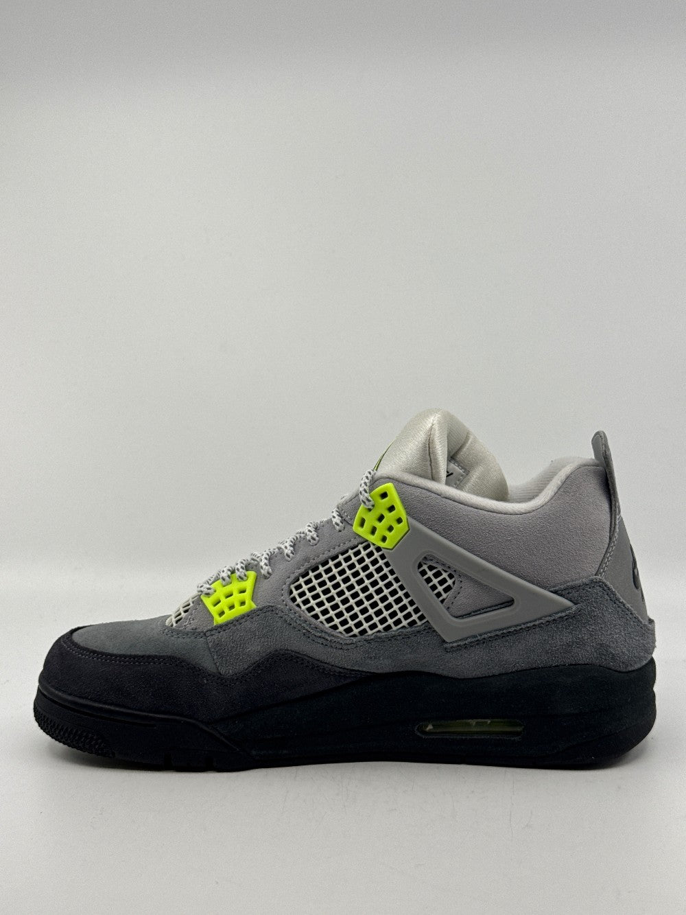 *USED* AJ 4 SE - 95 NEON|40961