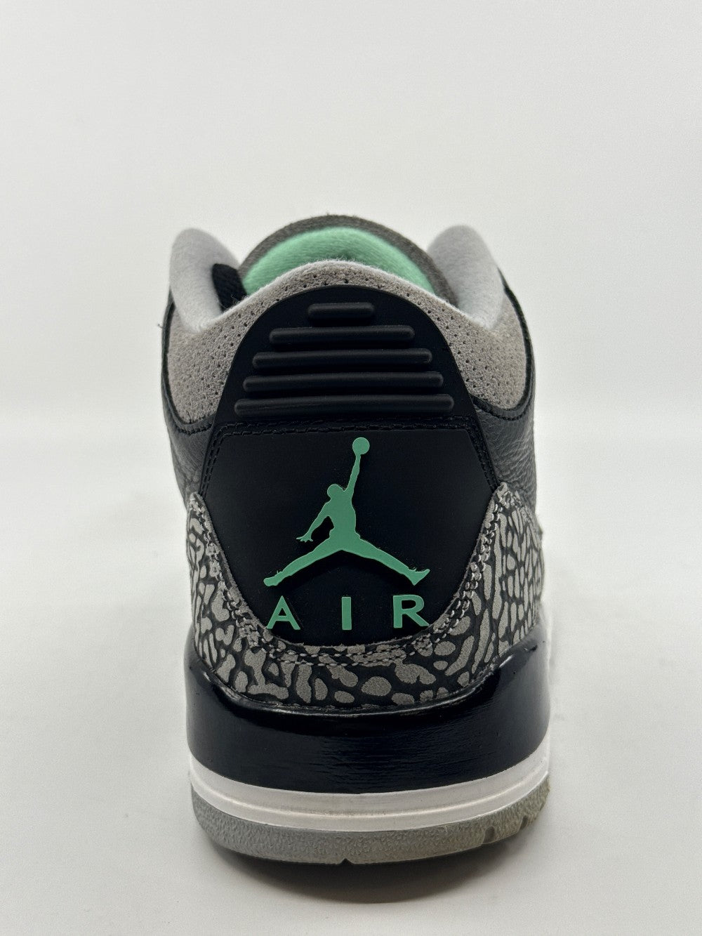 *USED/NO BOX* AJ 3 - GREEN GLOW|41043