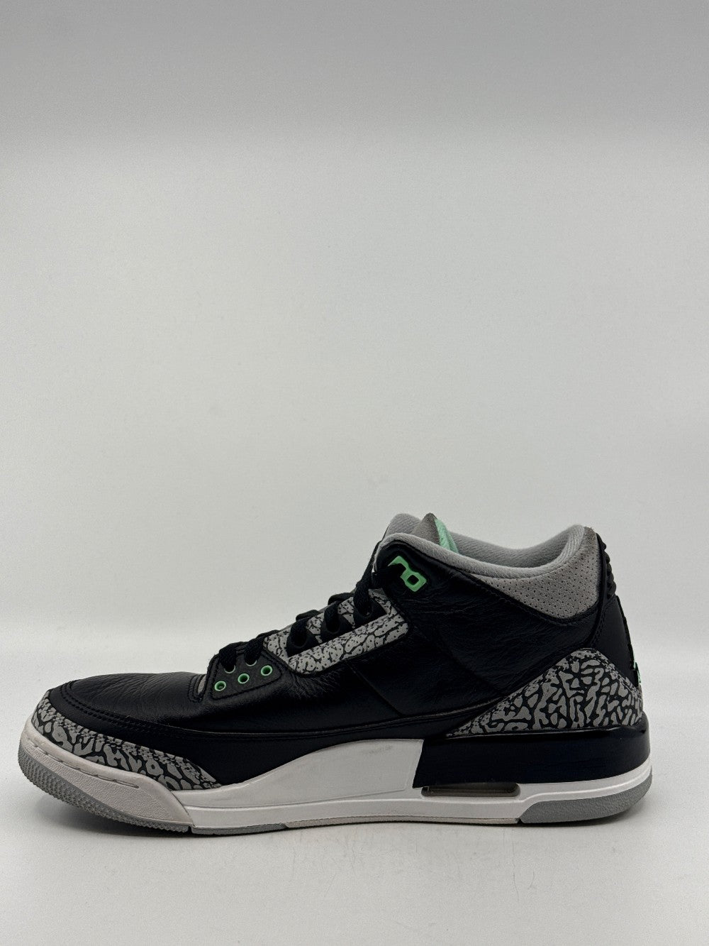 *USED/NO BOX* AJ 3 - GREEN GLOW|41044