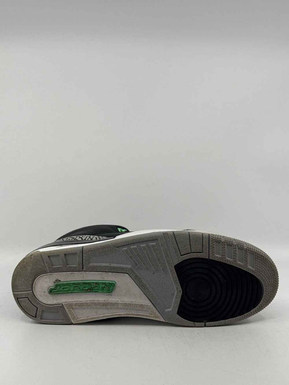 *USED/NO BOX* AJ 3 - GREEN GLOW|41047