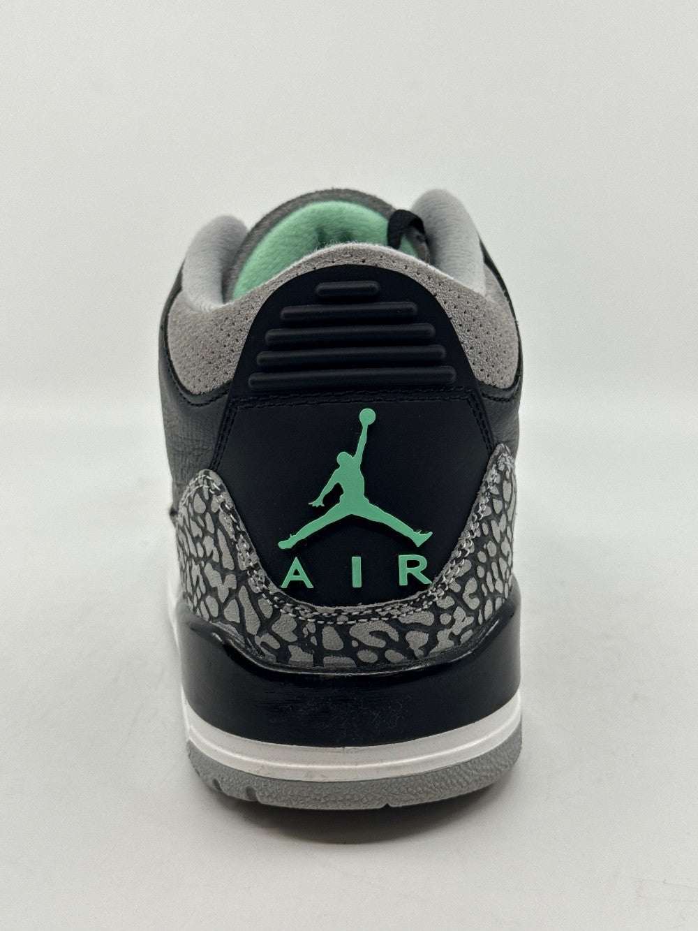 *USED/NO BOX* AJ 3 - GREEN GLOW|41049
