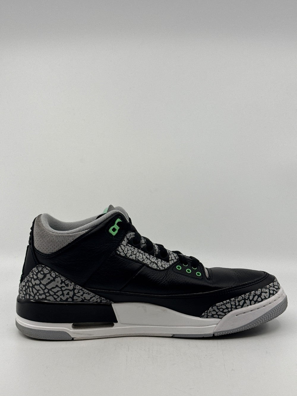 *USED/NO BOX* AJ 3 - GREEN GLOW|41050
