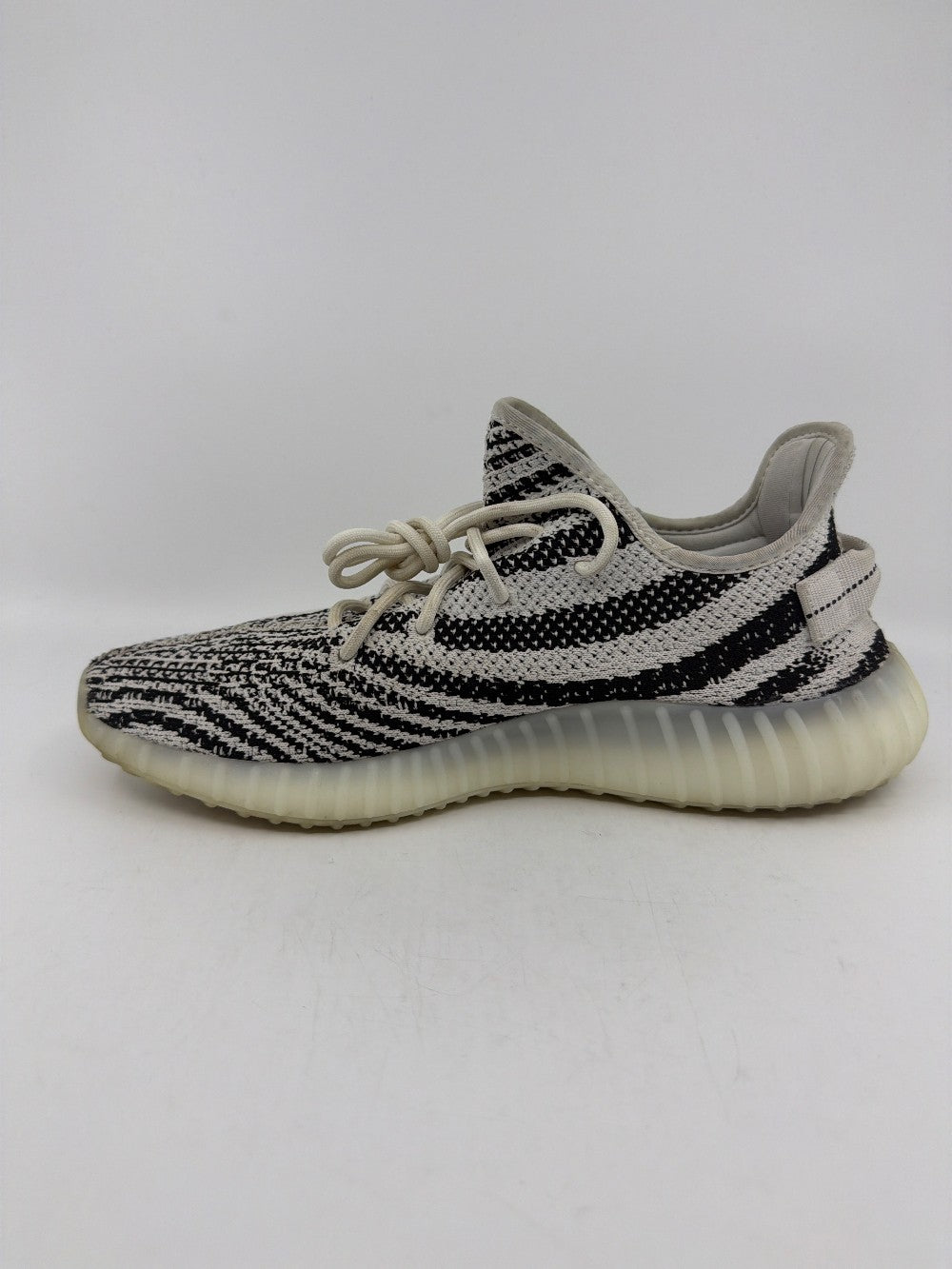 *USED* YEEZY 350 V2 - ZEBRA|41141