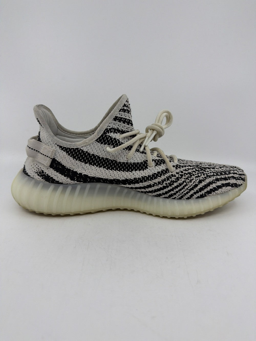 *USED* YEEZY 350 V2 - ZEBRA|41146