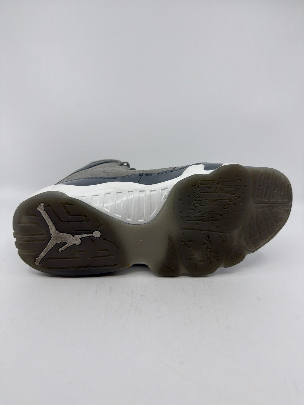 *USED* AJ 9 - COOL GREY (2025)|41188