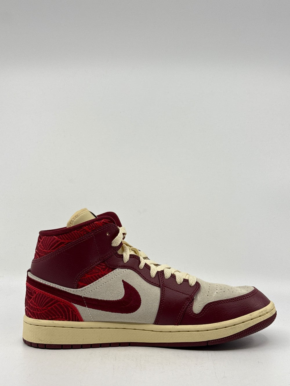 *USED* AJ 1 MID (W) - TIKI LEAF TEAM RED|41577