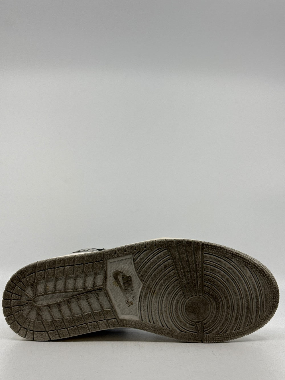 *USED* AJ 1 - WHITE CEMENT|41623