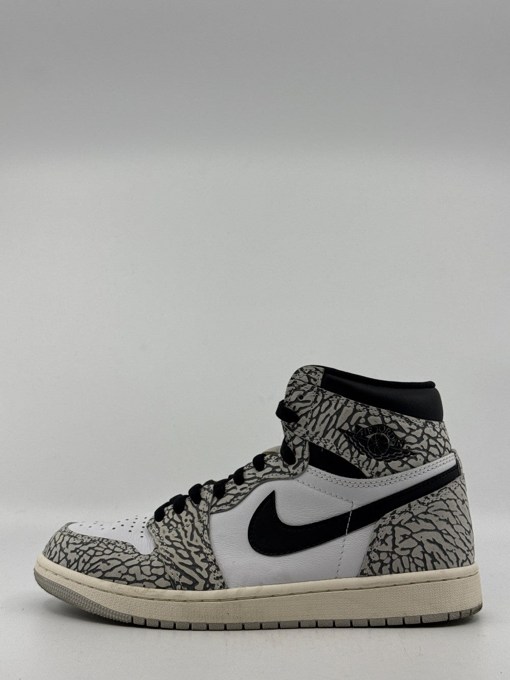 *USED* AJ 1 - WHITE CEMENT|41624